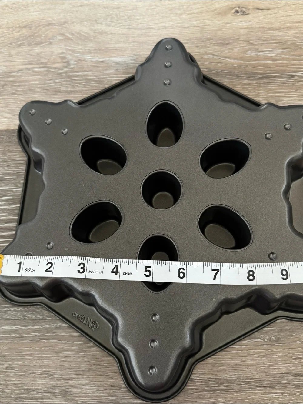 N/A wilton snowflake